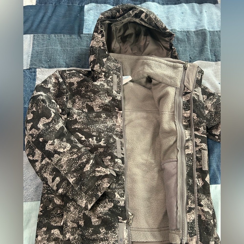 Kids Columbia Camouflage Jacket w/removable fleece liner